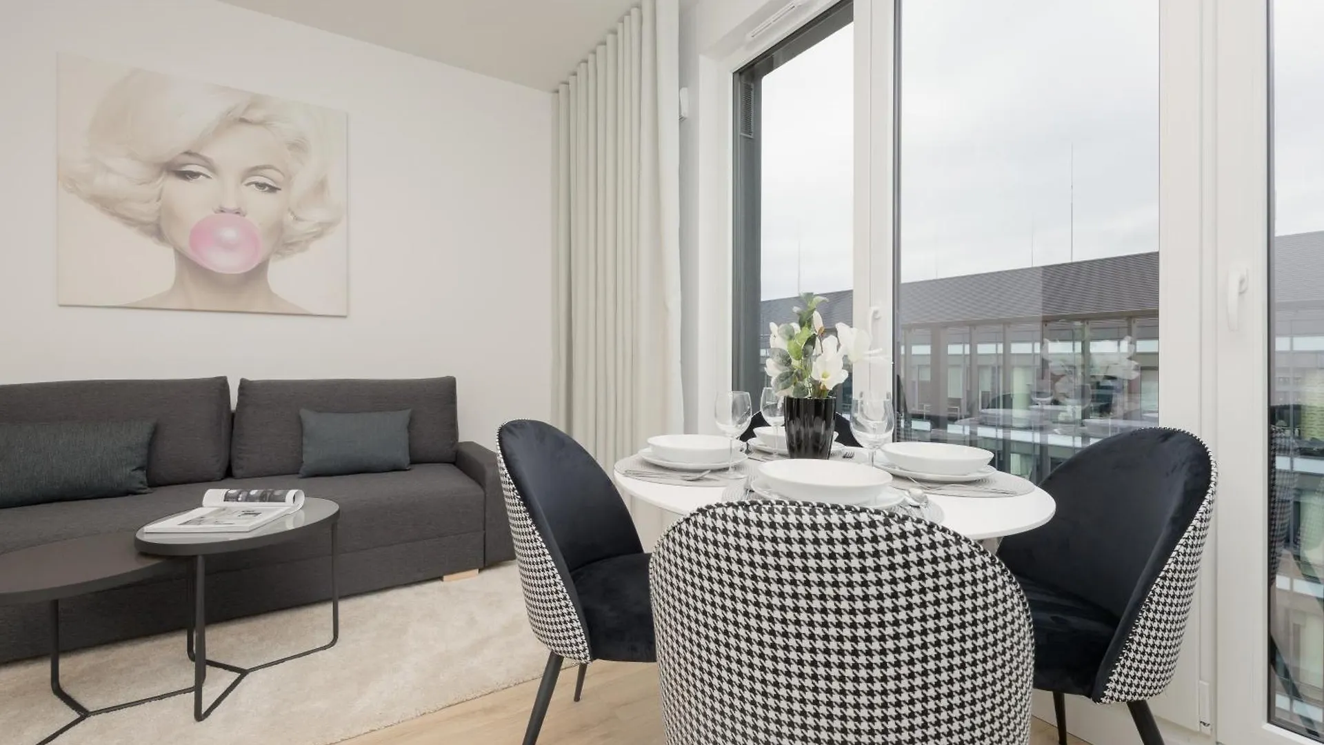 Aparthotel Cozy Apartments Domaniewska With Gym & Sauna In Mokotow By Noclegi Renters Warsaw Poland